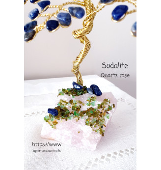 Arbre de vie en Sodalite sur un socle en Quartz rose brut.