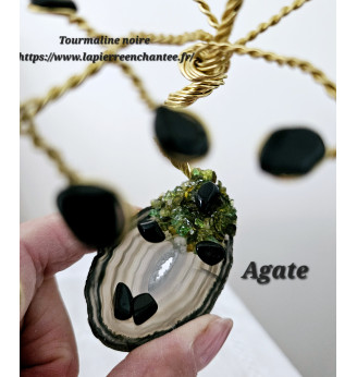 Arbre de vie en Tourmaline Noire sur tranche d'Agate.
