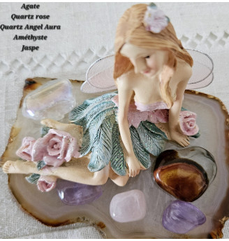 Fée sur sa belle tranche d'Agate, cœur en Jaspe, Améthyste...