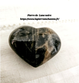Pierre de Lune noire, forme cœur.