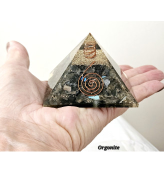 Orgonite en Labradorite et Cristal de Quartz.