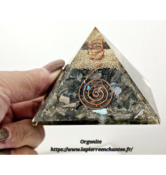 Orgonite en Labradorite et Cristal de Quartz.