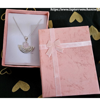 Pendentif en Quartz rose sertissage en Argent massif 925 .