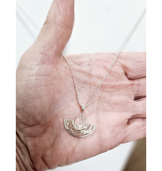 Pendentif en Quartz rose sertissage en Argent massif 925 .