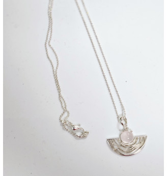 Pendentif en Quartz rose sertissage en Argent massif 925 .