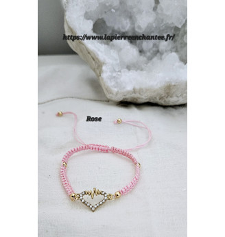 Bracelets en macramé réglables et cœurs en strass .