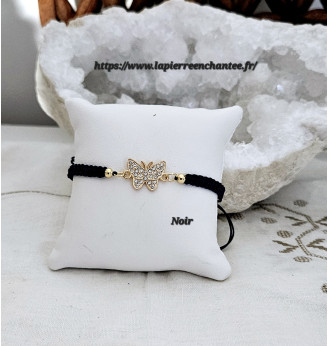 Bracelets ajustables en macramé avec papillon en strass .