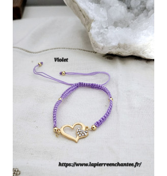 Bracelets ajustable en macramé et cœur en strass .