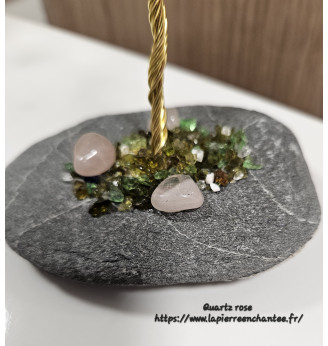Arbre de vie, perles rondes en Aventurine , sur galet naturel.