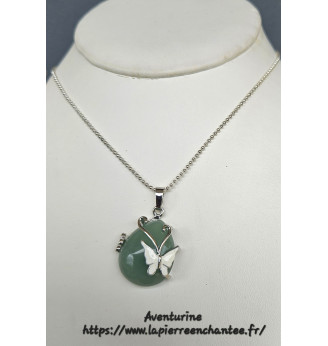 Pendentif en Aventurine motif argenté Papillon .