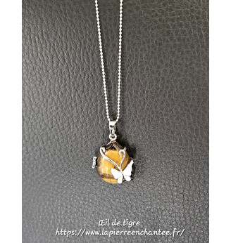 Pendentif en Œil de Tigre et son papillon .