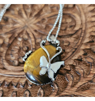 Pendentif en Œil de Tigre et son papillon .