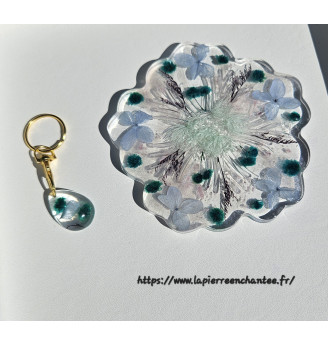 🌿 Ensemble porte-clés et dessous de bougie en résine cristal – Fleurs séchées bleu/vert