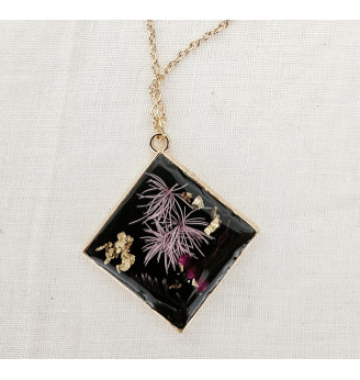 Pendentif en résine cristal – forme carrée 4×4 cm