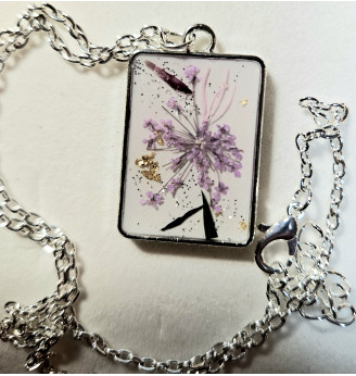 Pendentif  en résine cristal rectangulaire et fleurs séchées – Chaîne argentée incluse