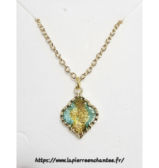 Pendentif  en résine...