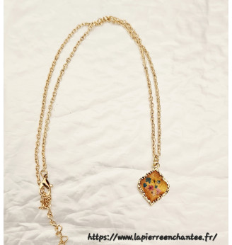 Pendentif en résine cristal avec fleurs séchées naturelles – Feu d’automne