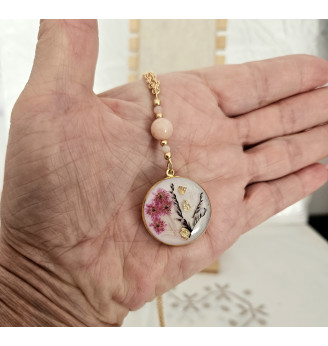 Pendentif en Résine et Fleurs Naturelles – Opale Rose des Andes