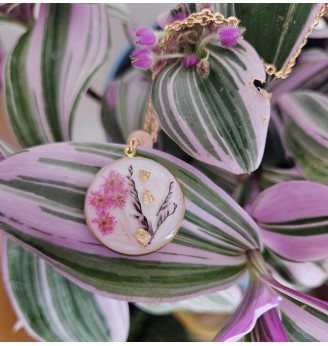 Pendentif en Résine et Fleurs Naturelles – Opale Rose des Andes