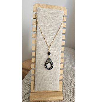 Pendentif en résine, fleurs séchées naturelles et Tourmaline.