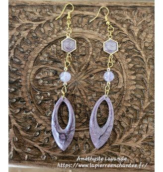 Boucles d’oreilles “Éclat Lavande” – Résine dorée et Améthyste du Brésil.