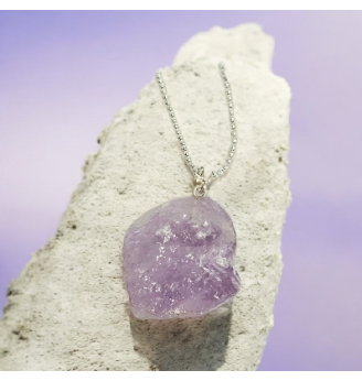Pendentif en Améthyste brute – Pierre de sérénité et de protection