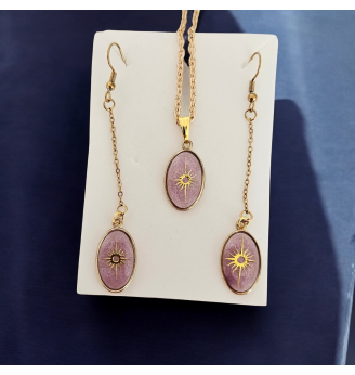 Ensemble Étoile Céleste – Pendentif ovale doré et boucles d’oreilles longues en résine mauve rosé