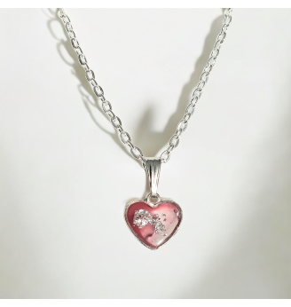 Pendentif  en Résine Vitrail , cœur Vieux Rose – Feuilles d’Argent, Finitions et Chaîne Argentées