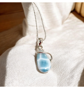 Pendentif en Larimar Sertissage Argent à Volute , élégance Bleu Lagon