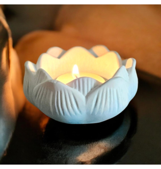 Photophore,bougeoir Lotus bleu pastel et blanc, nuage de douceur.