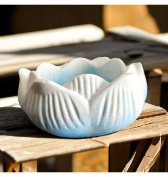 Photophore,bougeoir Lotus bleu pastel et blanc, nuage de douceur.