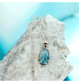 Pendentif Apatite et Argent 925 – Pierre d’Équilibre et d’Inspiration