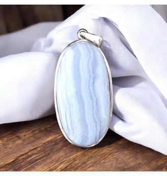Pendentif Calcédoine Bleue Ovale – Argent 925 – Souffle de Sérénité