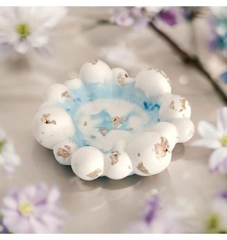 Coupelle à bijoux nuage en résine – Blanc, bleu pastel et feuilles dorées