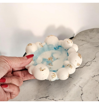 Coupelle à bijoux nuage en résine – Blanc, bleu pastel et feuilles dorées