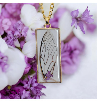 Pendentif en résine cristal, Aile de Cigale Véritable  , Fleur Naturelle Mauve .