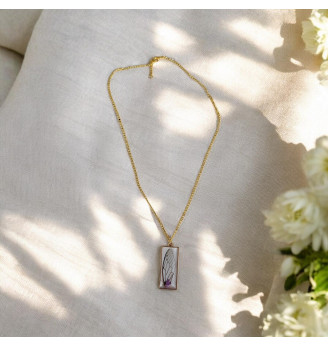 Pendentif en résine cristal, Aile de Cigale Véritable  , Fleur Naturelle Mauve .