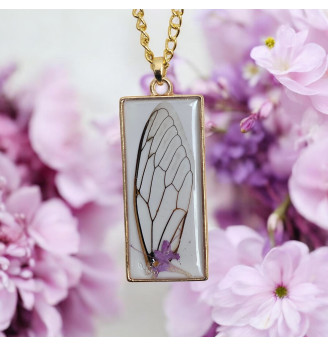 Pendentif en résine cristal, Aile de Cigale Véritable  , Fleur Naturelle Mauve .