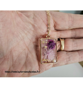 Pendentif en résine avec fleurs séchées roses – Bijou élégant femme
