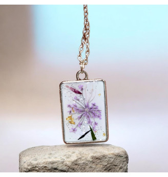 Pendentif  en résine cristal rectangulaire et fleurs séchées – Chaîne argentée incluse