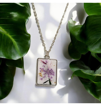 Pendentif  en résine cristal rectangulaire et fleurs séchées – Chaîne argentée incluse