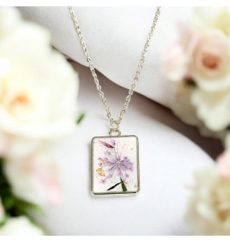 Pendentif  en résine cristal rectangulaire et fleurs séchées – Chaîne argentée incluse
