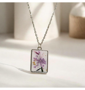 Pendentif  en résine cristal rectangulaire et fleurs séchées – Chaîne argentée incluse