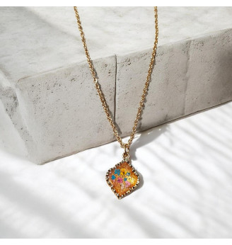 Pendentif en résine cristal avec fleurs séchées naturelles – Feu d’automne