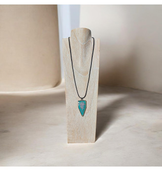 Pendentif en résine cristal verte et fleurs séchées roses