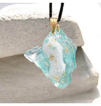 Pendentif en Résine Cristal Turquoise , forme libre, Esprit Mer .