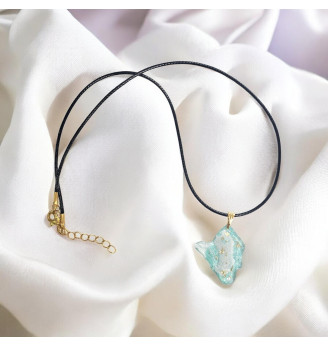 Pendentif en Résine Cristal Turquoise , forme libre, Esprit Mer .
