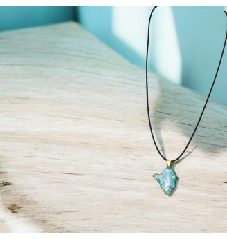 Pendentif en Résine Cristal Turquoise , forme libre, Esprit Mer .