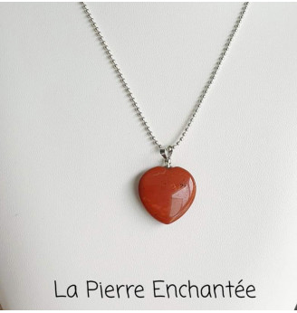 Pendentif  en Jaspe rouge , forme cœur .