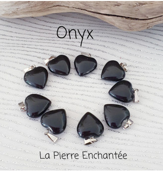 Pendentif en Onyx , forme cœur .